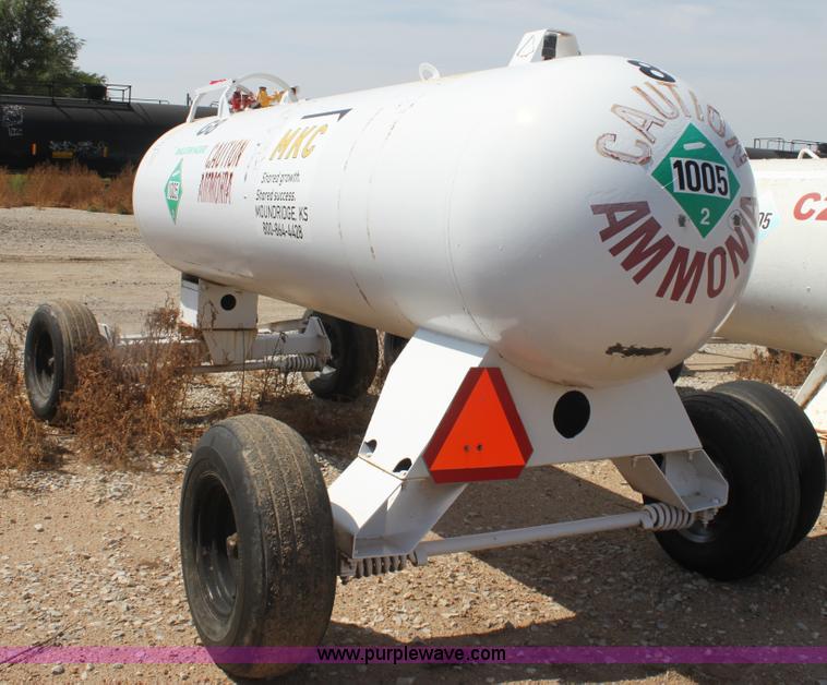 image for item G4650 1,000 gallon anhydrous ammonia tank