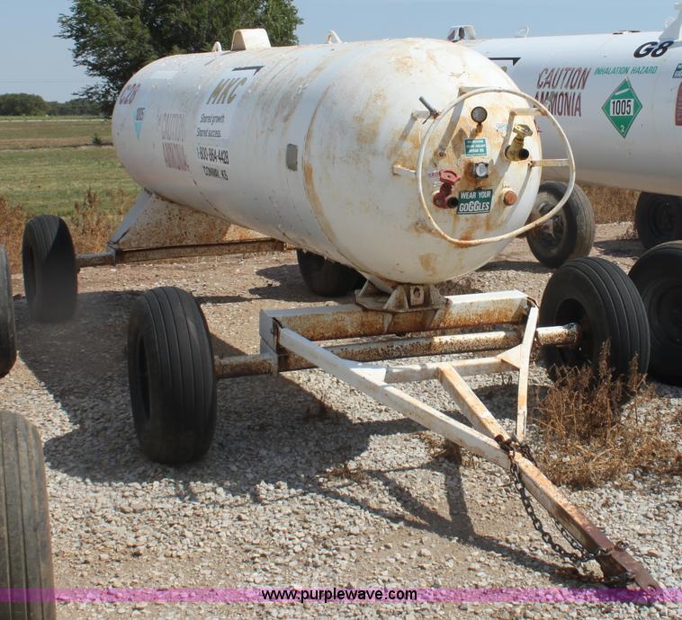 image for item G4651 1,000 gallon anhydrous ammonia tank