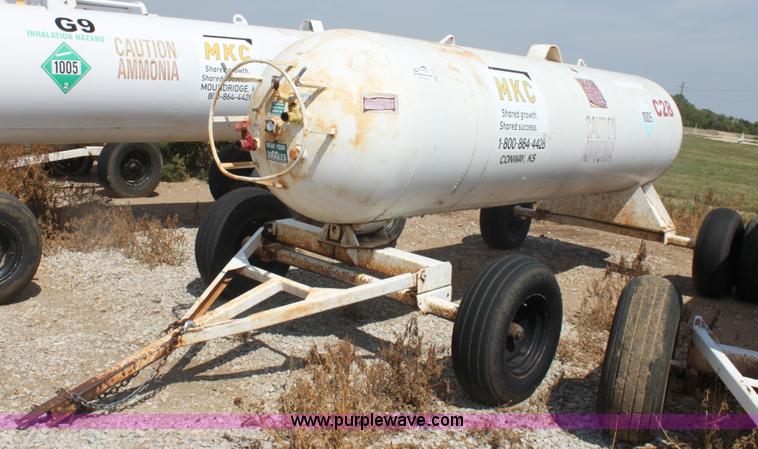 image for item G4651 1,000 gallon anhydrous ammonia tank