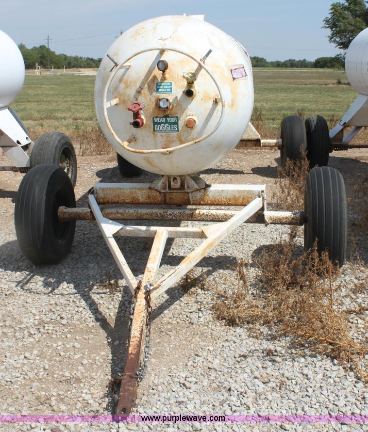image for item G4651 1,000 gallon anhydrous ammonia tank