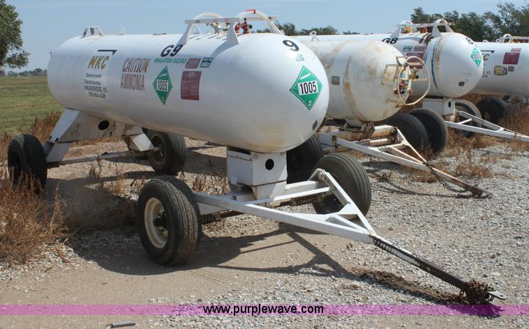 image for item G4652 1,000 gallon anhydrous ammonia tank