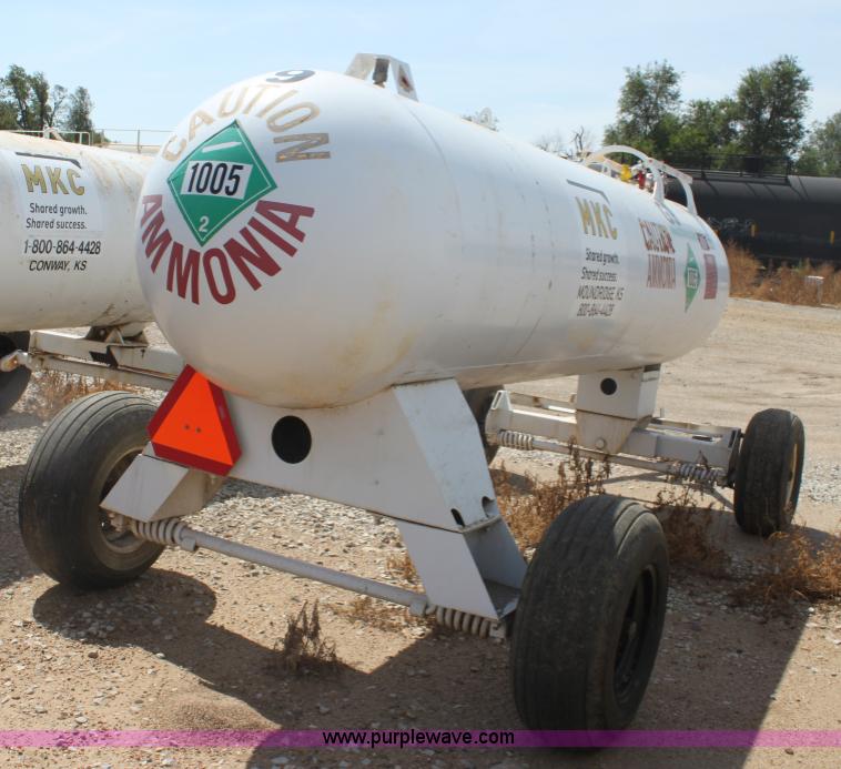 image for item G4652 1,000 gallon anhydrous ammonia tank