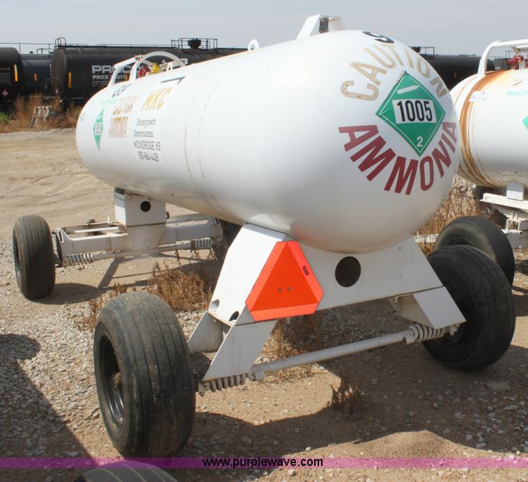 image for item G4652 1,000 gallon anhydrous ammonia tank