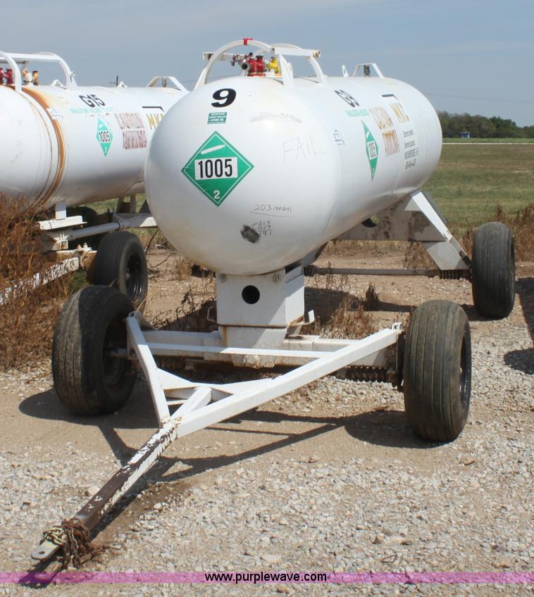 image for item G4652 1,000 gallon anhydrous ammonia tank