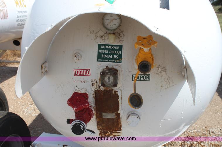 image for item G4654 1,000 gallon anhydrous ammonia tank
