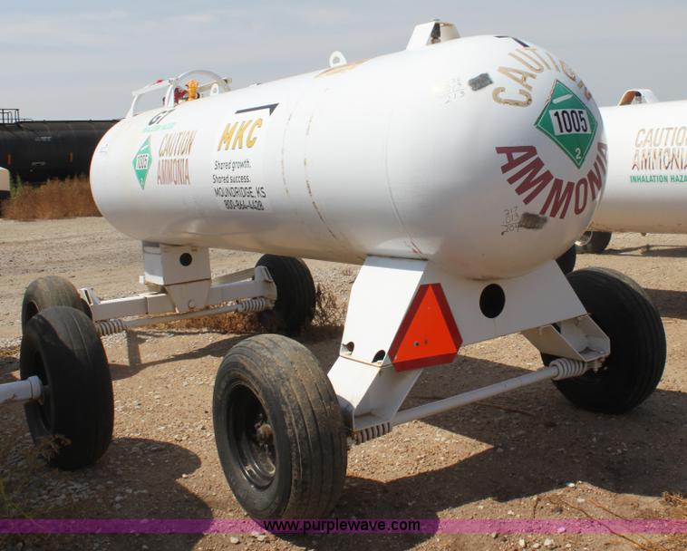 image for item G4655 1,000 gallon anhydrous ammonia tank