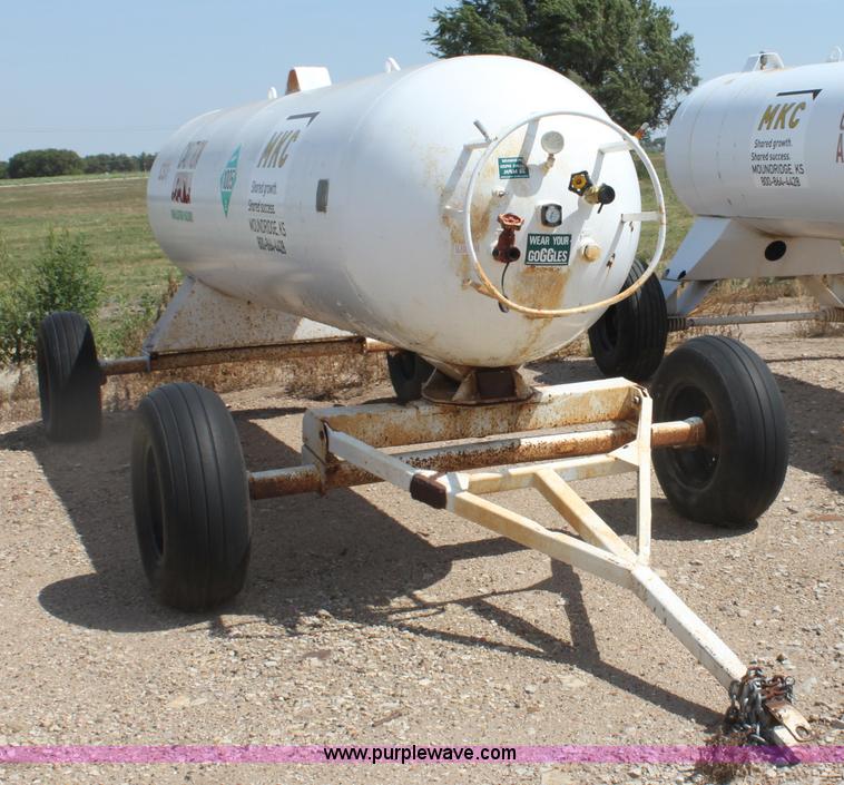image for item G4656 1,000 gallon anhydrous ammonia tank