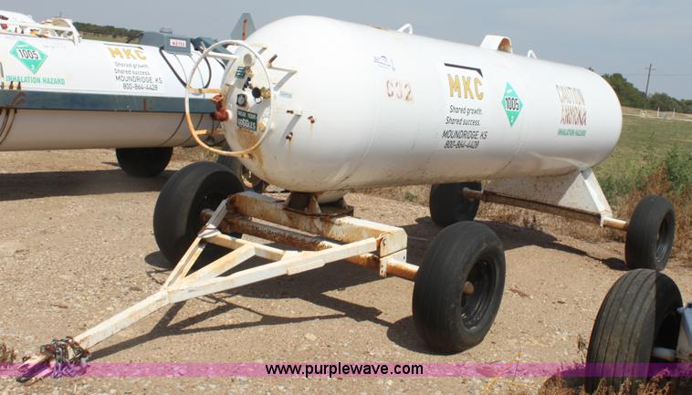 image for item G4656 1,000 gallon anhydrous ammonia tank