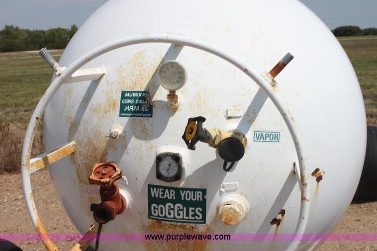 image for item G4656 1,000 gallon anhydrous ammonia tank