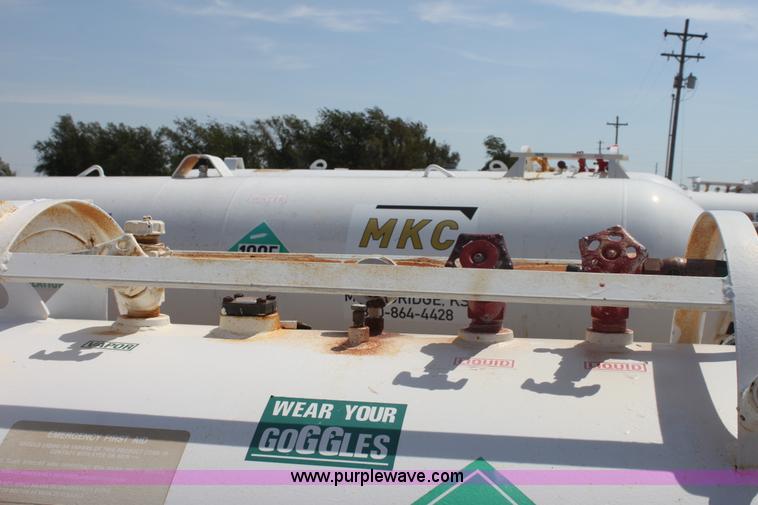 image for item G4657 1,000 gallon anhydrous ammonia tank