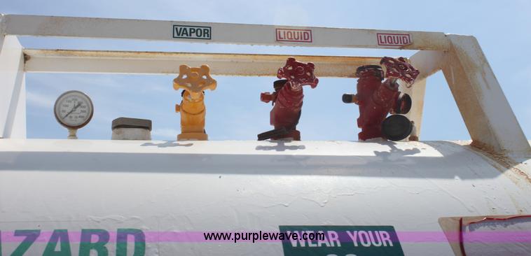 image for item G4658 1,000 gallon anhydrous ammonia tank