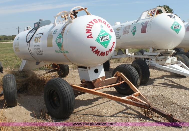 image for item G4659 1,000 gallon anhydrous ammonia tank