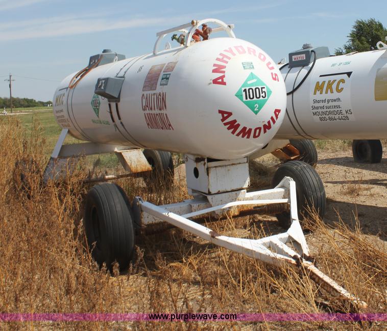 image for item G4660 1,000 gallon anhydrous ammonia tank
