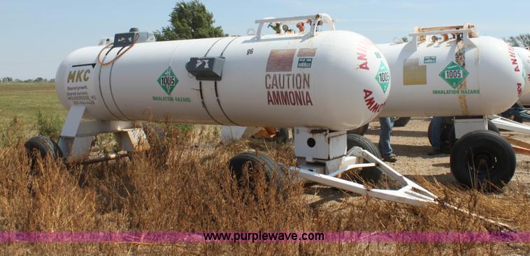 image for item G4660 1,000 gallon anhydrous ammonia tank