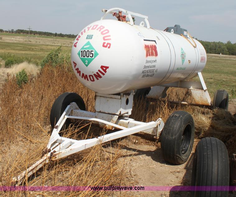 image for item G4660 1,000 gallon anhydrous ammonia tank