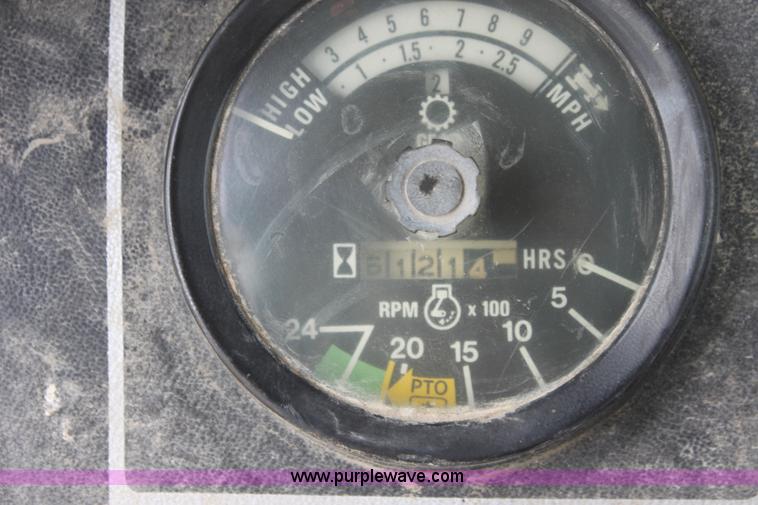 image for item G4665 1976 International 1086 tractor