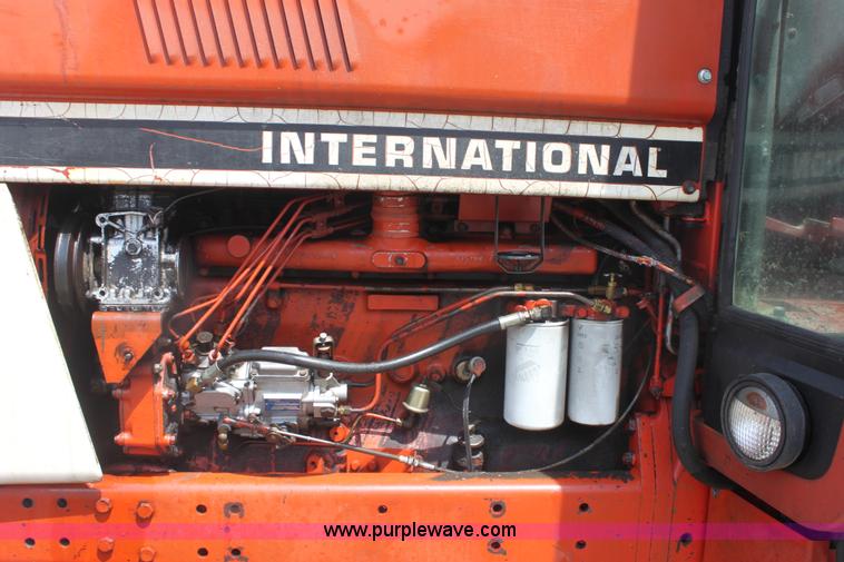 image for item G4665 1976 International 1086 tractor