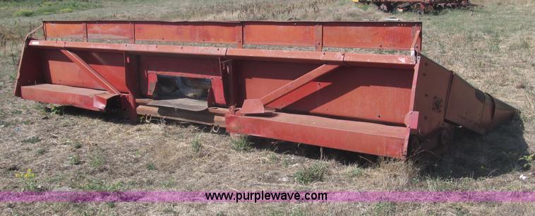 image for item K9585 International Harvester 864 corn header