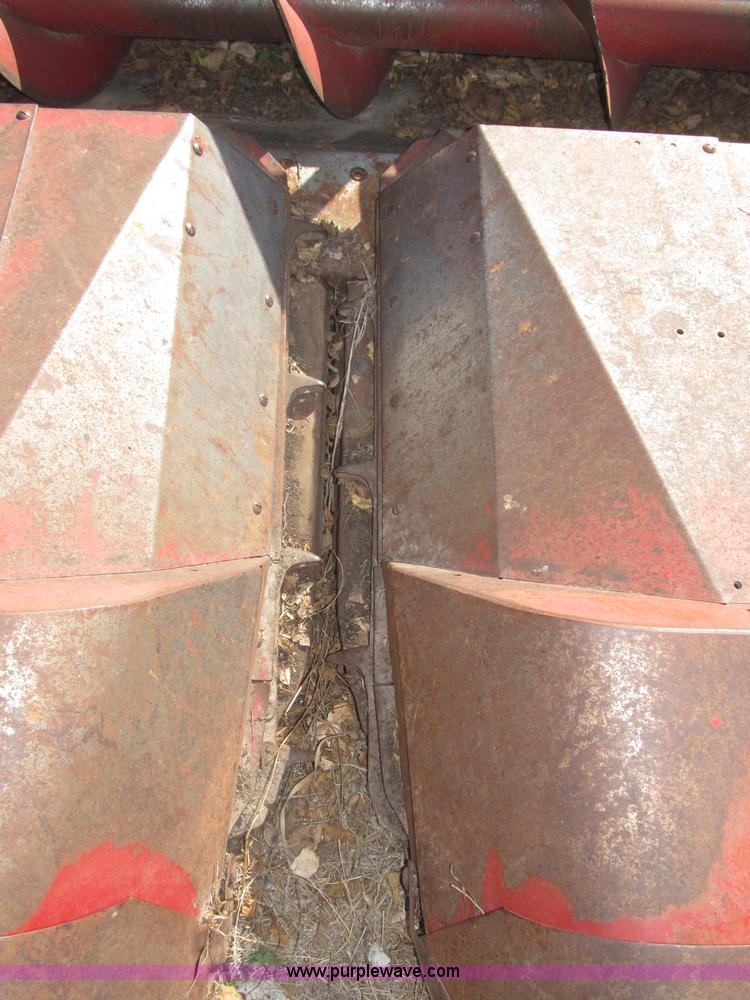 image for item K9585 International Harvester 864 corn header