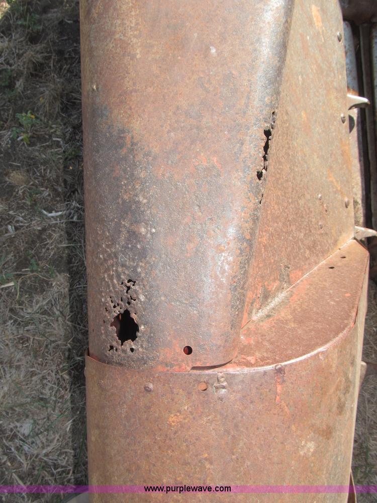 image for item K9585 International Harvester 864 corn header