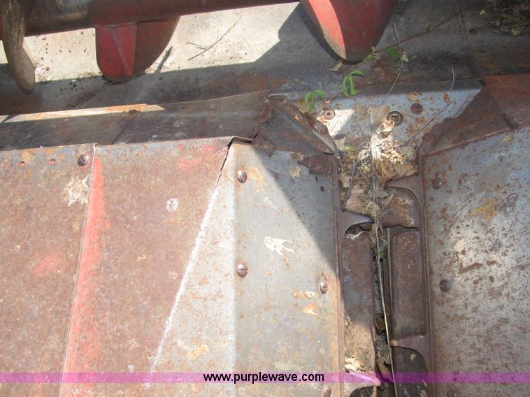 image for item K9585 International Harvester 864 corn header