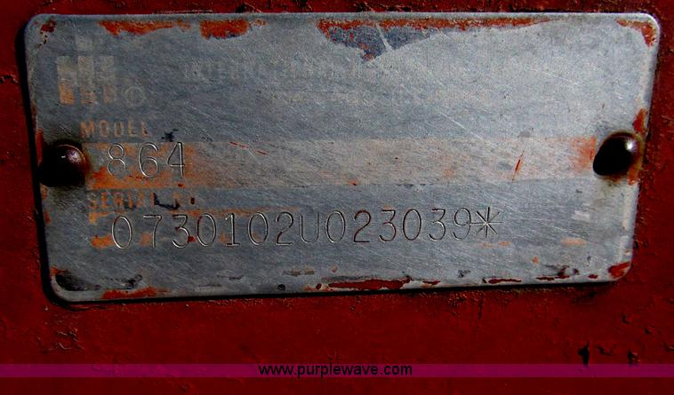 image for item K9585 International Harvester 864 corn header