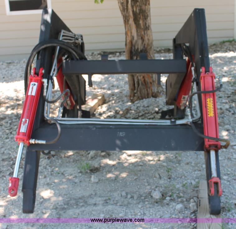 image for item L9817 Prince hydraulic tractor loader