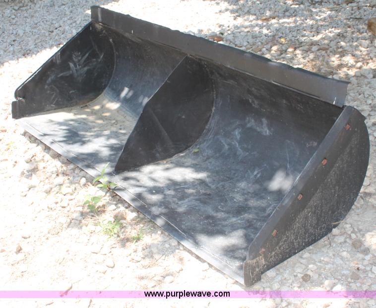 image for item L9817 Prince hydraulic tractor loader