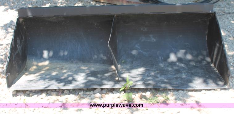 image for item L9817 Prince hydraulic tractor loader