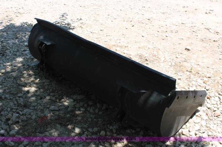 image for item L9817 Prince hydraulic tractor loader