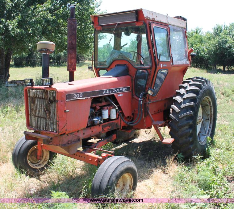 image for item L9818 Allis-Chalmers 200 tractor