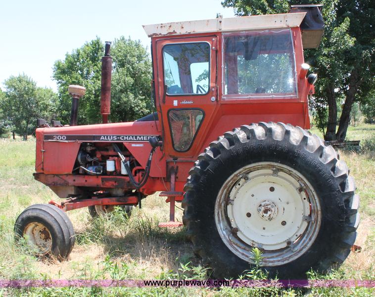 image for item L9818 Allis-Chalmers 200 tractor