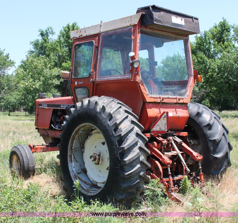 image for item L9818 Allis-Chalmers 200 tractor