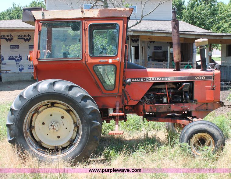image for item L9818 Allis-Chalmers 200 tractor
