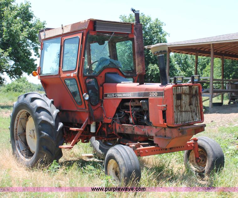 image for item L9818 Allis-Chalmers 200 tractor