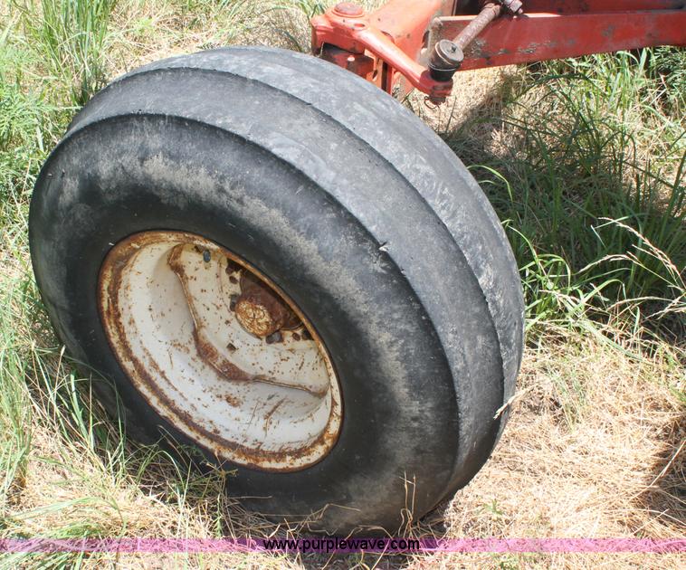 image for item L9818 Allis-Chalmers 200 tractor