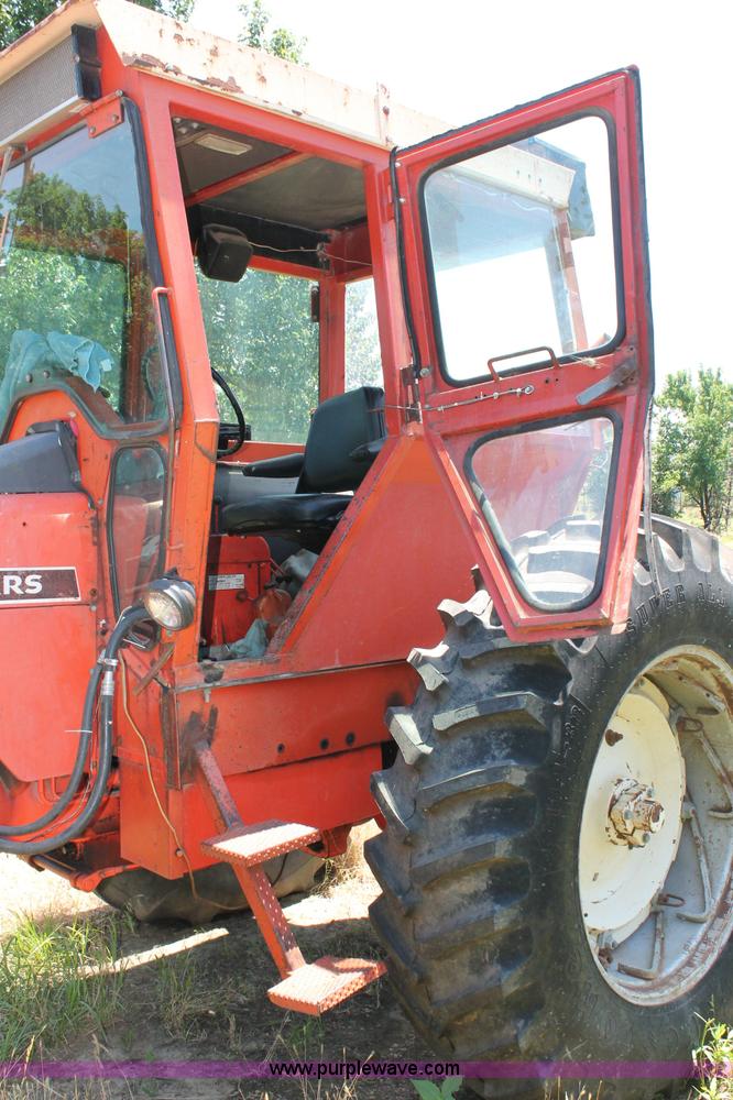image for item L9818 Allis-Chalmers 200 tractor