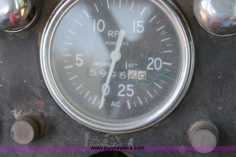 image for item L9818 Allis-Chalmers 200 tractor