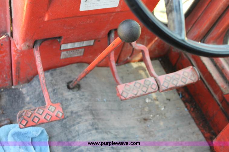 image for item L9818 Allis-Chalmers 200 tractor