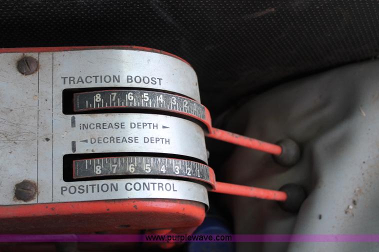 image for item L9818 Allis-Chalmers 200 tractor