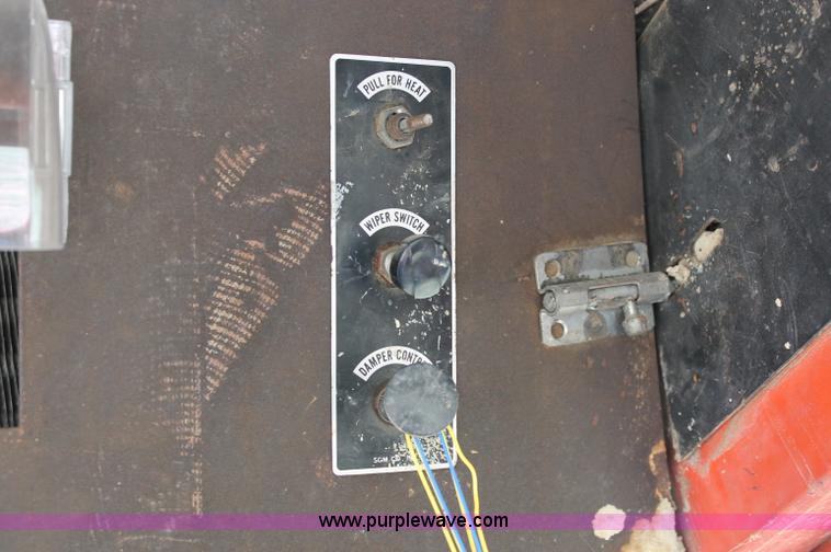 image for item L9818 Allis-Chalmers 200 tractor