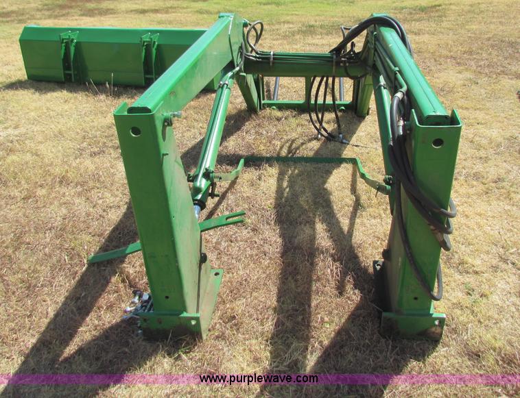 image for item N9110 John Deere 158 loader