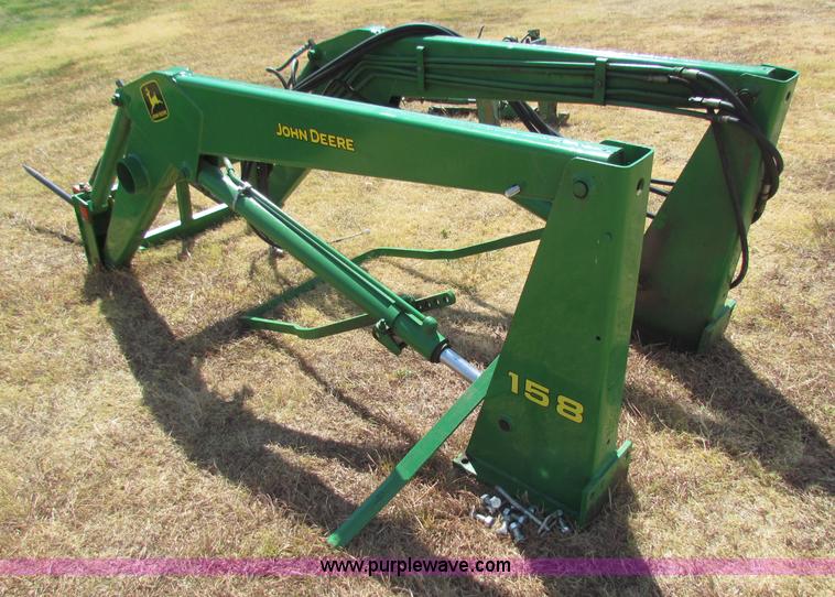 image for item N9110 John Deere 158 loader