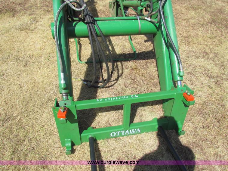 image for item N9110 John Deere 158 loader