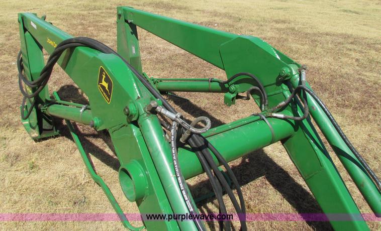 image for item N9110 John Deere 158 loader