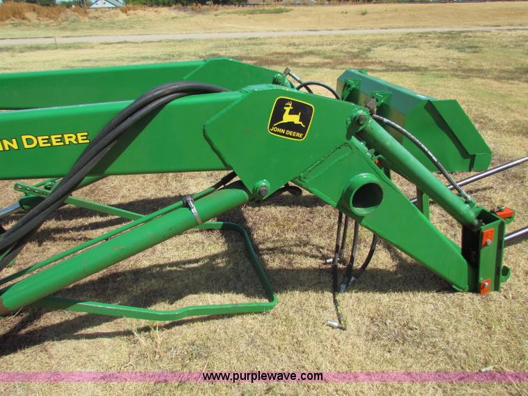 image for item N9110 John Deere 158 loader