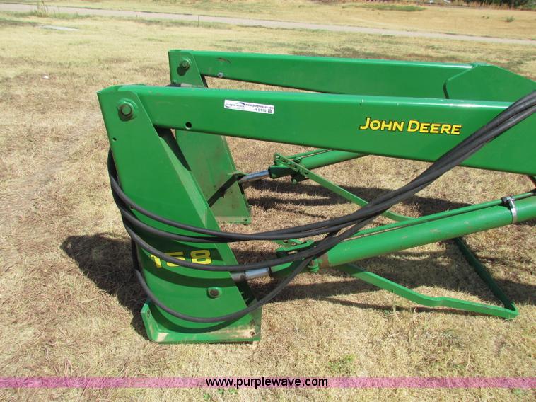 image for item N9110 John Deere 158 loader