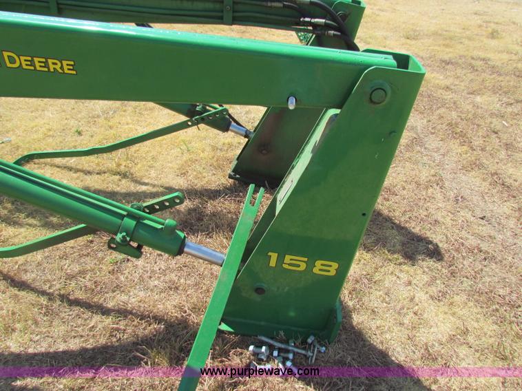image for item N9110 John Deere 158 loader
