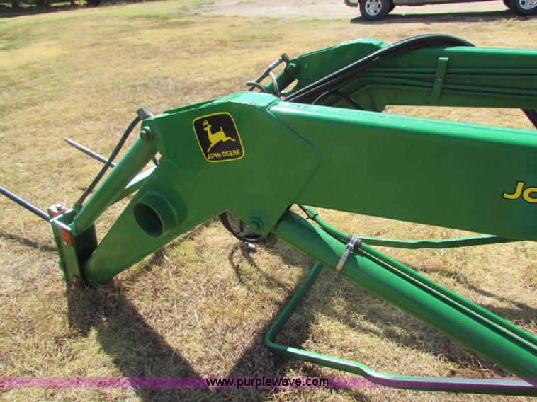 image for item N9110 John Deere 158 loader