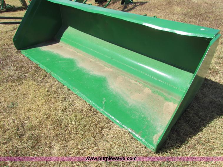 image for item N9110 John Deere 158 loader